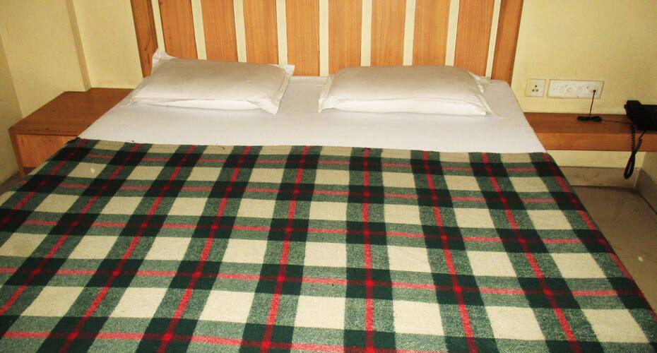 Sapthagiri Lodge AC, Proddatur 4